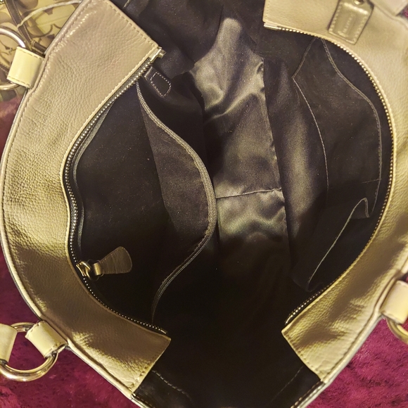 Coach - Picture 3 of 3